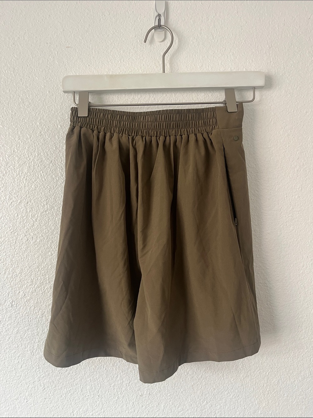 Wayre Flow Shorts in fern green size XXS - Picture 5 of 5